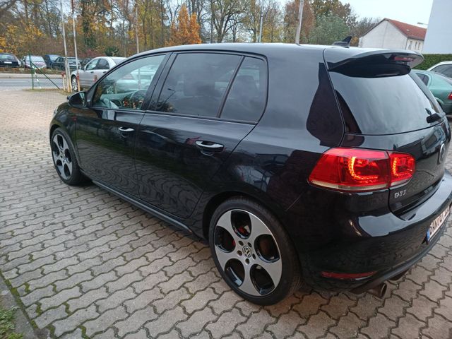 Volkswagen Golf GTI 2.0,Voll Schekheft,Alu...