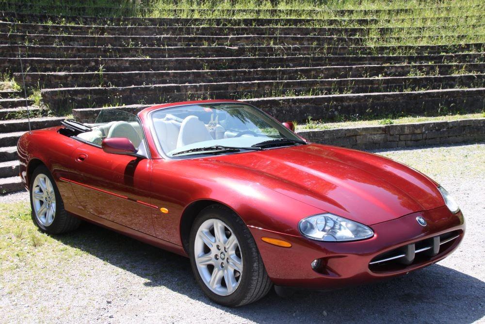 Jaguar XK8