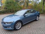 Volkswagen Passat 1.8 TSI DSG BMT Highline Highline - VW Passat Gebrauchtwagen in Düsseldorf