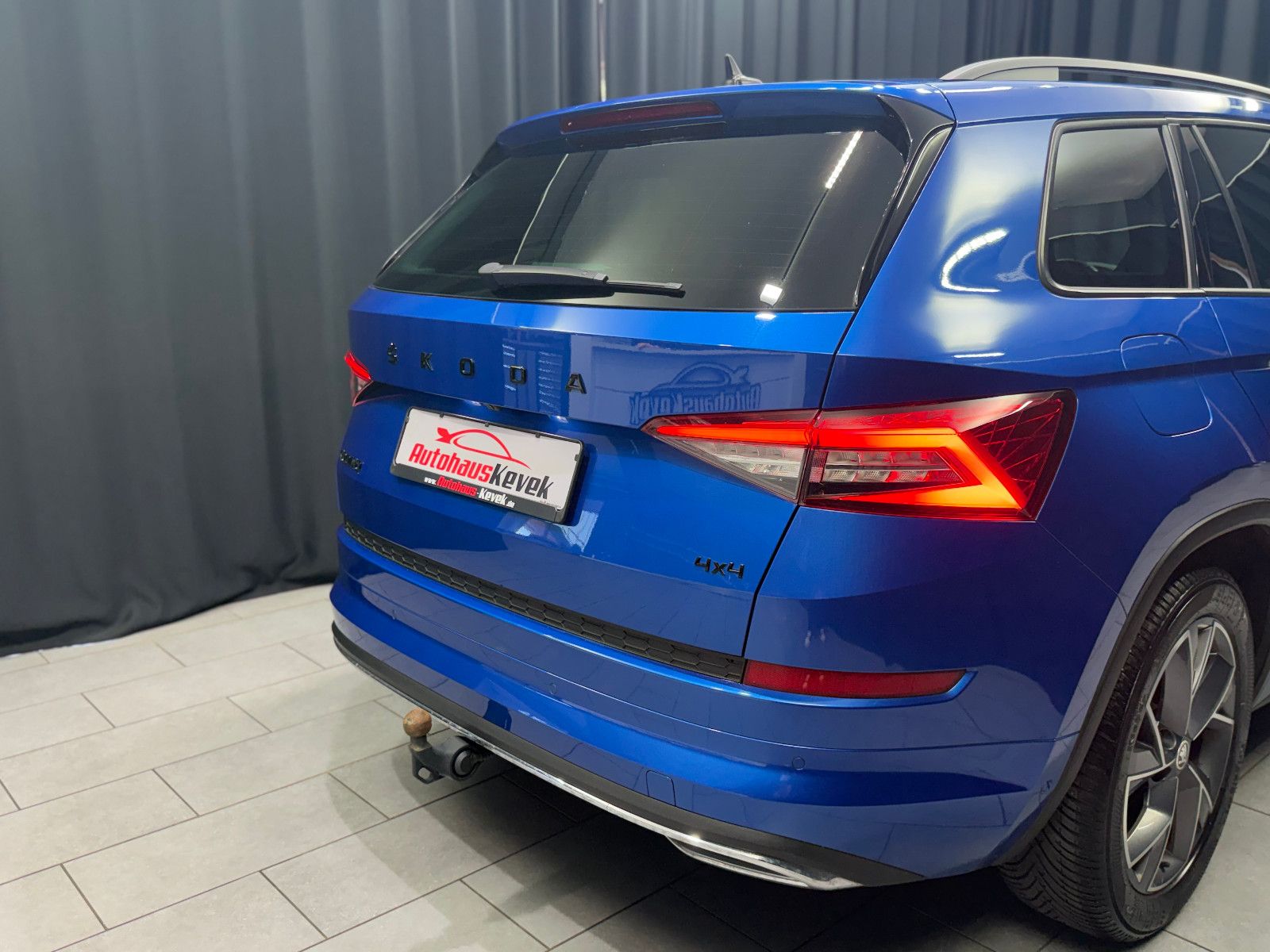 Fahrzeugabbildung SKODA Kodiaq Sportline 4x4|CANTON|360°|AHK