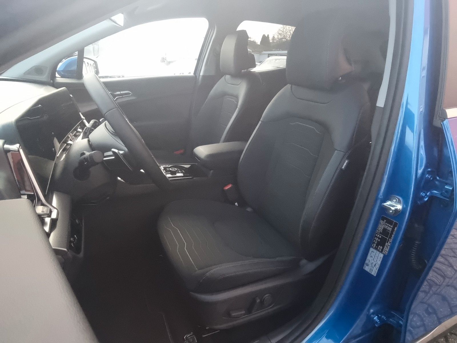 Fahrzeugabbildung Kia SPORTAGE 1.6T 48V 2WD DCT VIS KOM