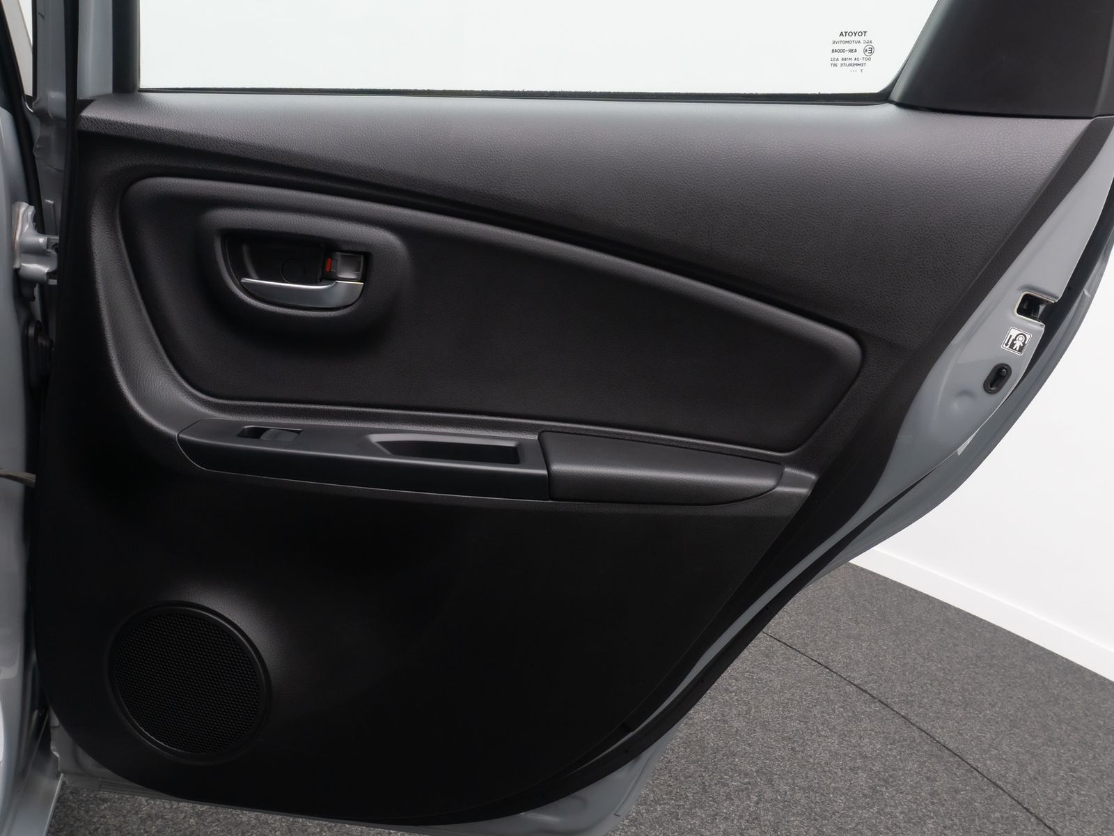 Fahrzeugabbildung Toyota Yaris Hybrid Basis Tempomat Touch KlimaAt HAC LM