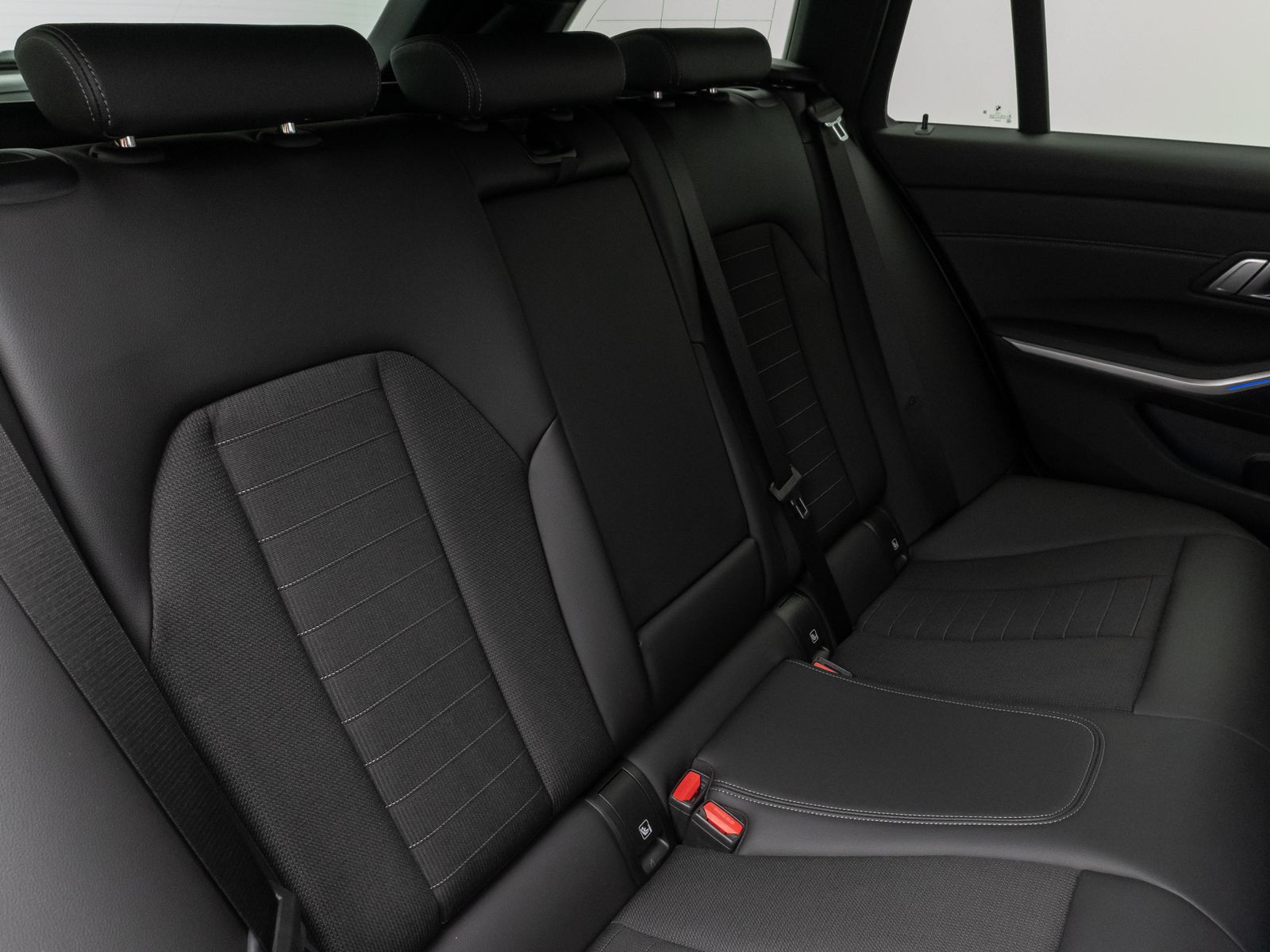 Fahrzeugabbildung BMW 330i Sport Line Kamera Lenkhz HiFi Komfort Alarm