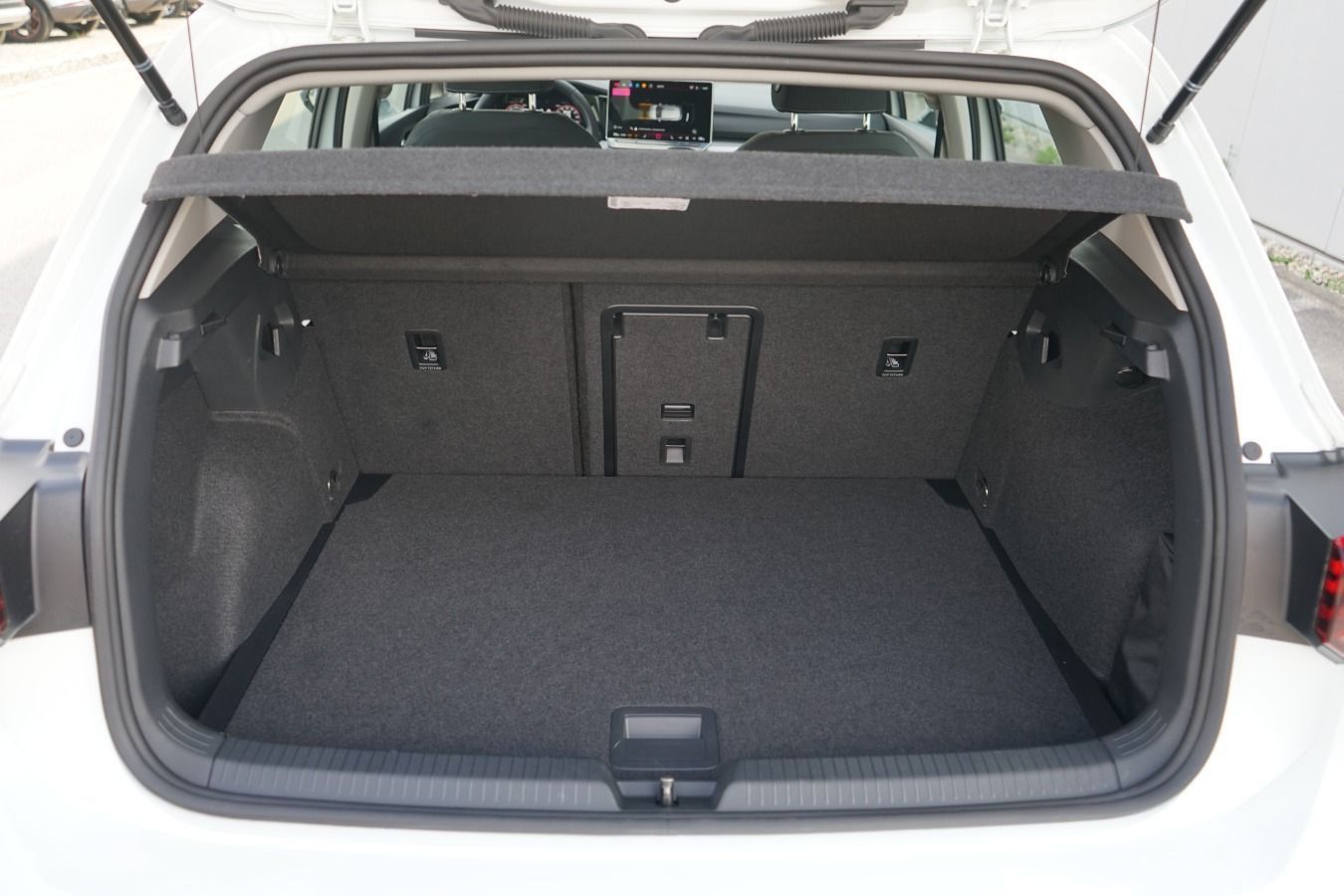 Volkswagen Golf VIII 1.5 TSI Life Head-up SHZ LED foto 5