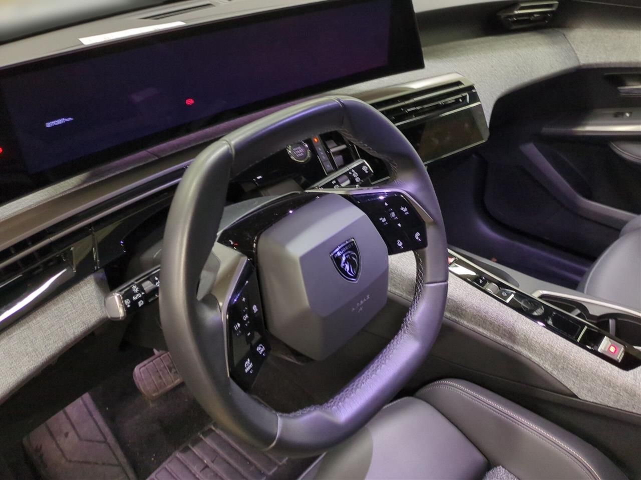 Fahrzeugabbildung Peugeot 5008 Allure MHEV 145 e-DSC+Navi+Sitzhzg.+Keyless