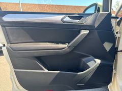 VW Touran 2.0 TDI Trendline DSG Taxi Kindersitz 7-S VW Touran 2.0 TDI Trendline DSG Taxi Kindersitz 7-S