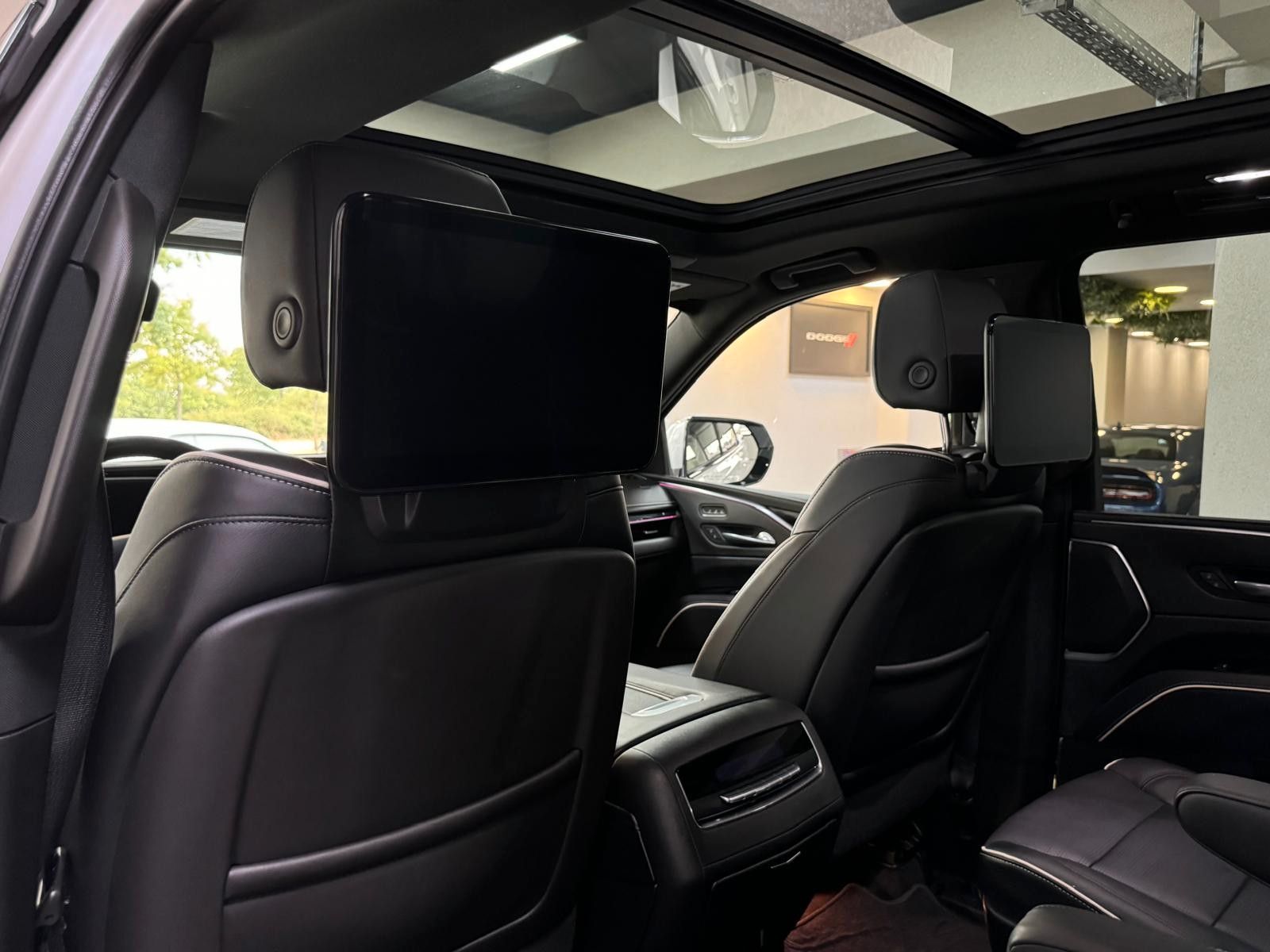 Fahrzeugabbildung Cadillac ESCALADE ESV SPORT 6.2 V8