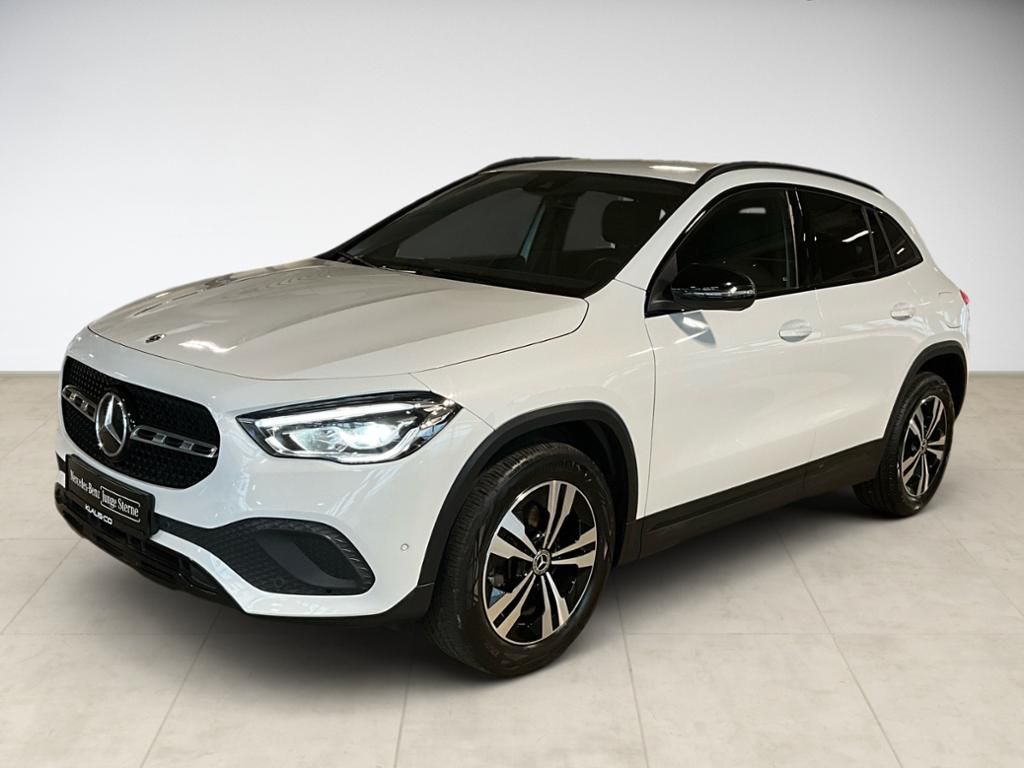 MERCEDES-BENZ GLA 200 Progressive AUT Kam. KlimaA LED LM PDC