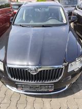 Skoda Superb Combi Elegance DSG - Skoda Superb aus 2012