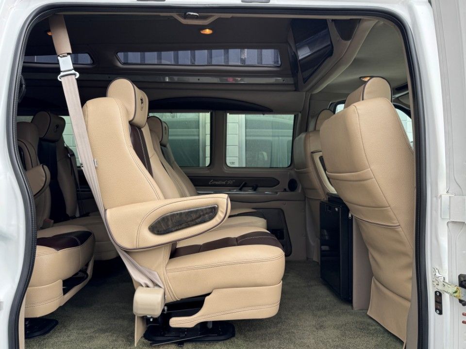 Fahrzeugabbildung Chevrolet Express 6.0 Explorer Limited XS-E 9-Sitzer Lang