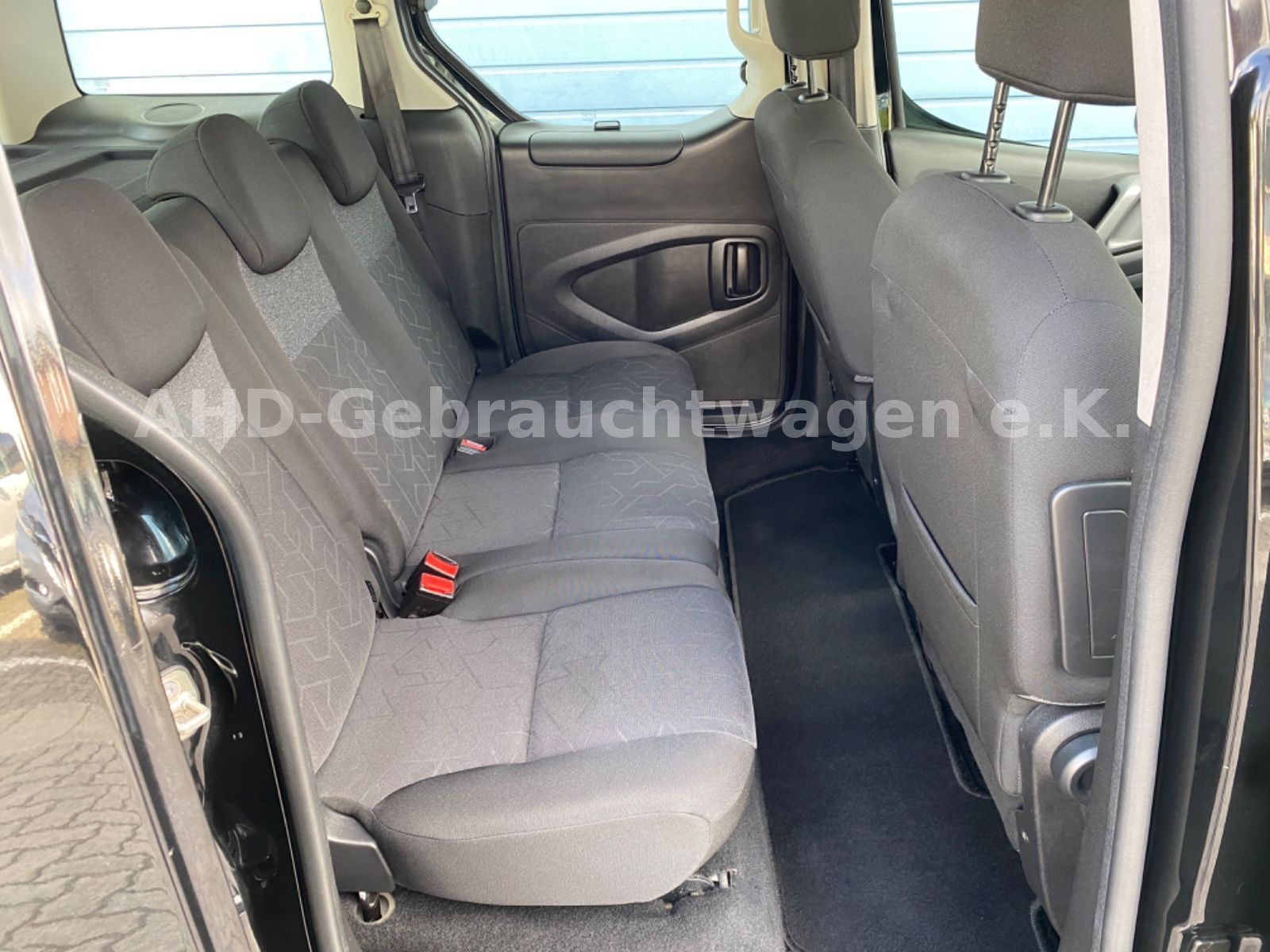 Fahrzeugabbildung Peugeot Partner Tepee 1.6