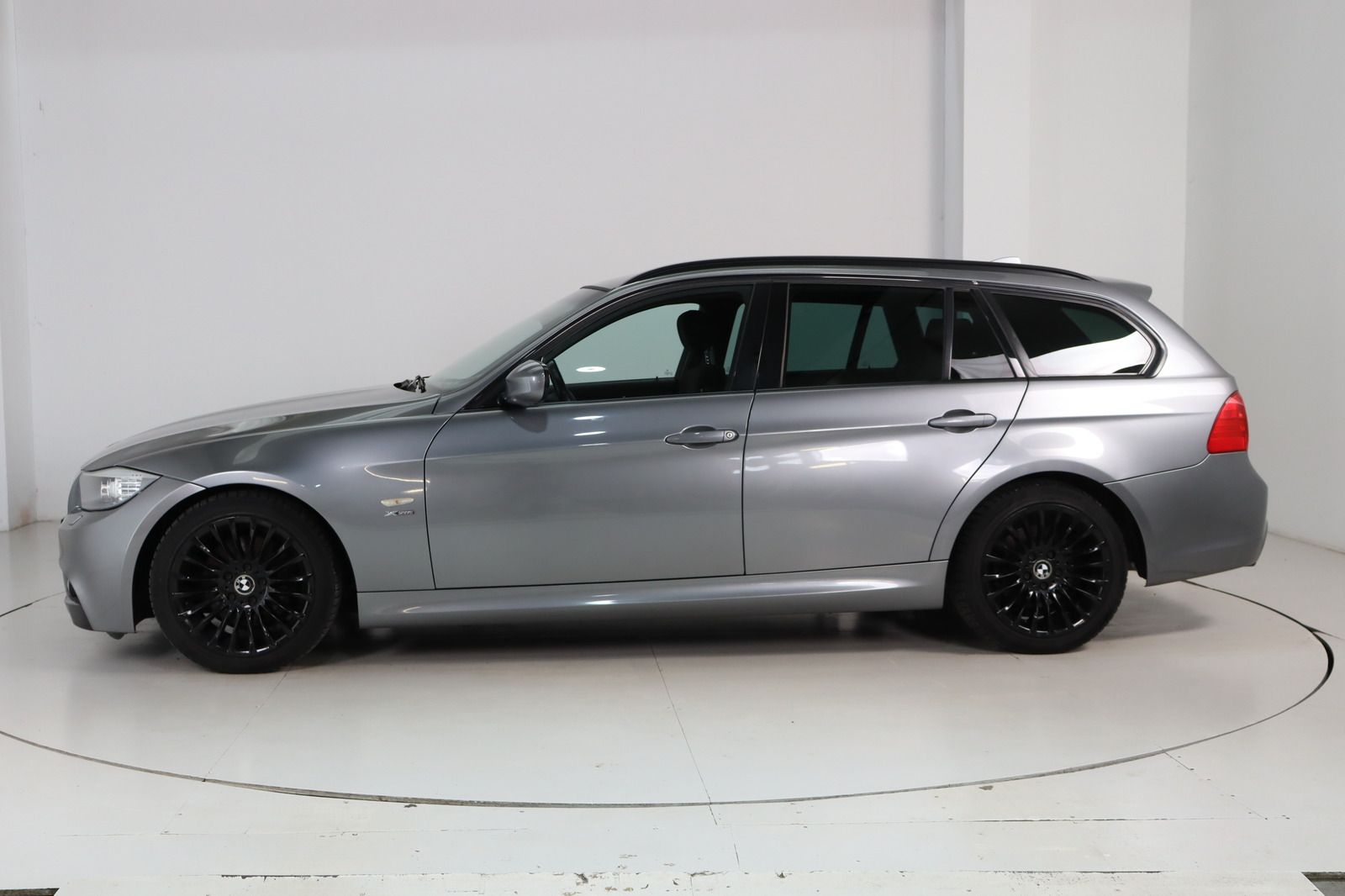 Fahrzeugabbildung BMW 320 d xDrive M-Paket * Xenon * Navi * Alcantara