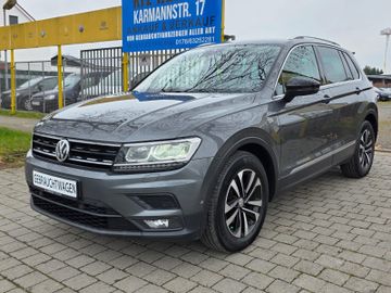 Volkswagen Tiguan - 1