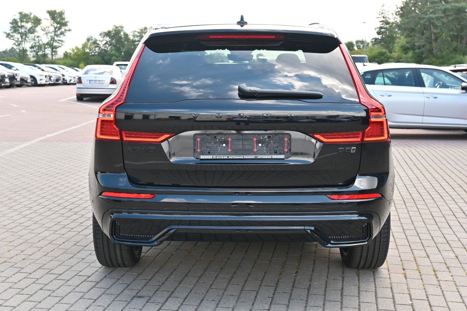 Fahrzeugabbildung Volvo XC60 B5 B Ultra Black Edition*LUFT*360°*Massage*