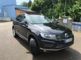 Volkswagen VW Touareg 12/2015 schwarz Diesel Luftfede... - Volkswagen Touareg: V12