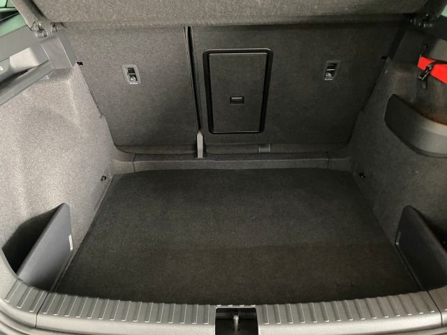 Karoq Style 1.5 TSI DSG AHK+NAVI+KAMERA