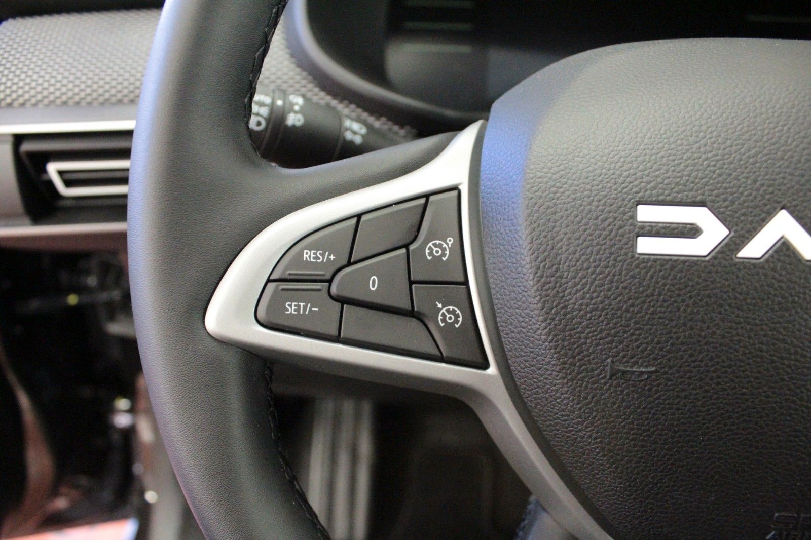 Fahrzeugabbildung Dacia Jogger Hybrid 140 Expression*7-Sitzer*