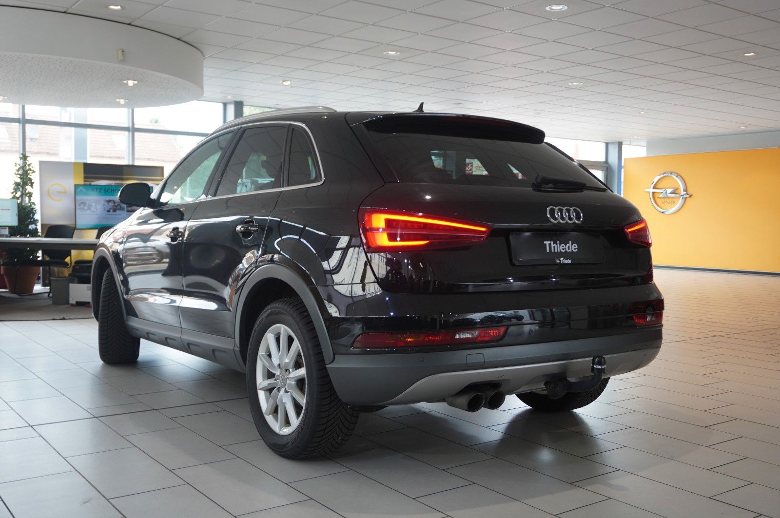 Fahrzeugabbildung Audi Q3 1.4 TFSI DESIGN S-TRONIC NAVI/SHZ/PDC/AHK