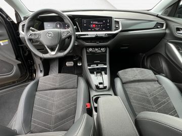 Fotografie des Opel Grandland (X) Grandland Elegance AT Alcantara Navi 360°Kamera