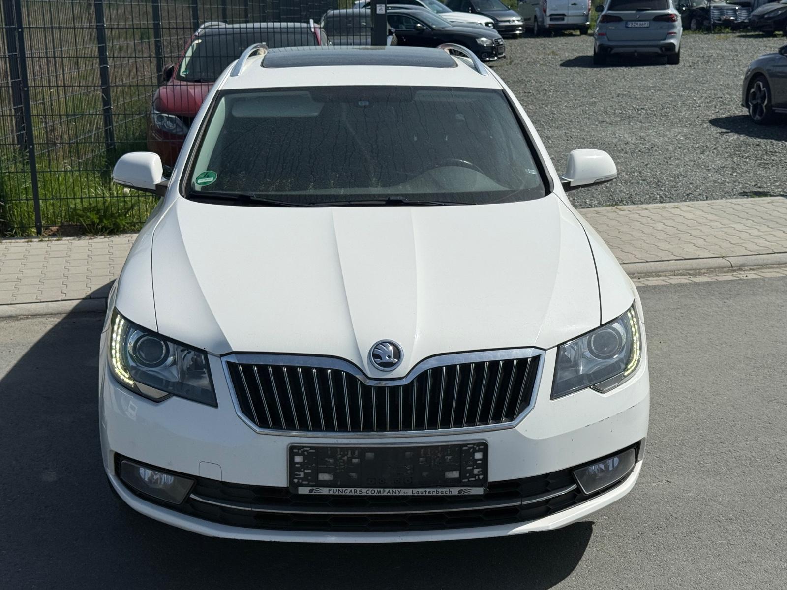 Skoda Superb Combi Exclusive 2.0 TDi 140 PS Pano DSG