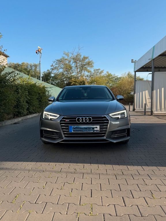 Image of Audi A4