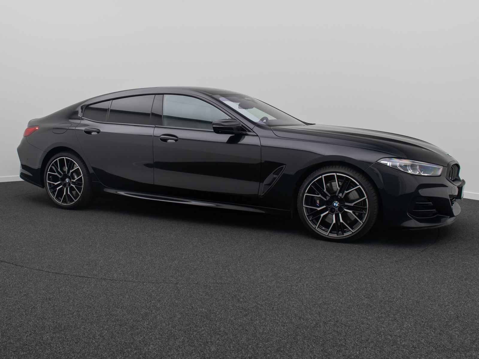 Fahrzeugabbildung BMW M850i xD GC 360° Laser SoftCl DisplKey Belüftung
