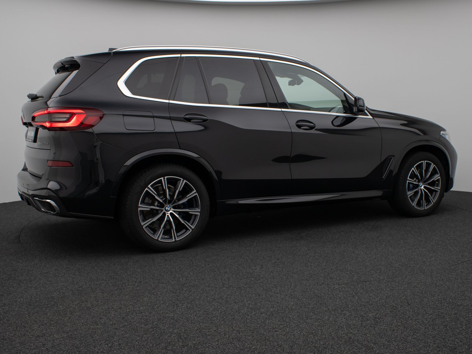 Fahrzeugabbildung BMW X5 xD45e M Sport Panorama Laser Kamera DAB H/K
