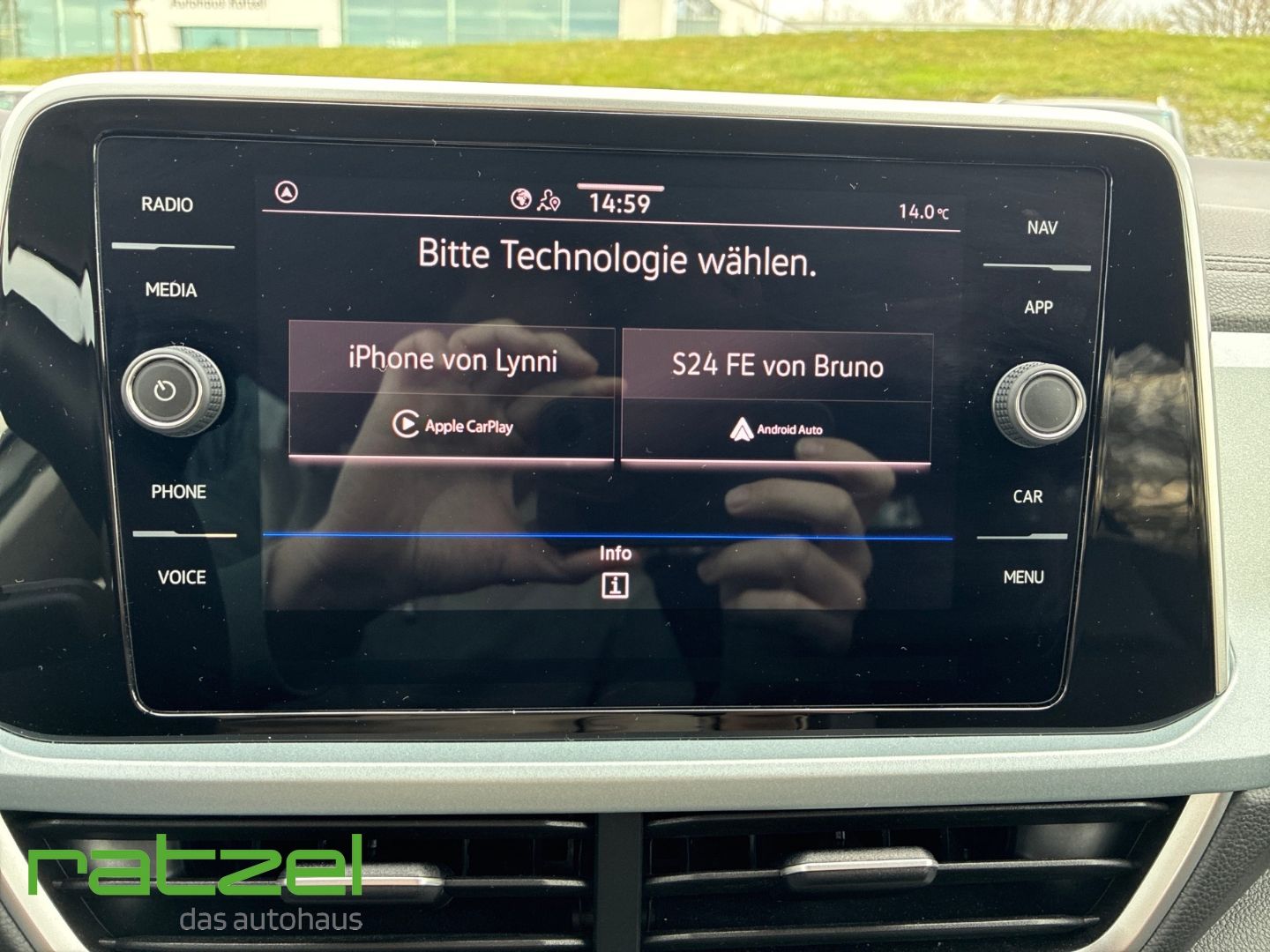 Fahrzeugabbildung Volkswagen T-Roc Goal 1.5 Life 110 TSI LED ACC Travel Assis