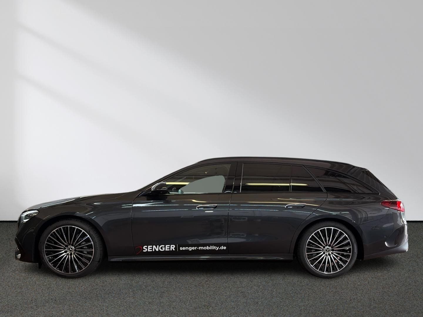 Mercedes-Benz E 220 d T AMG Night Pano 20" Burmester 360° AHK imagem 3