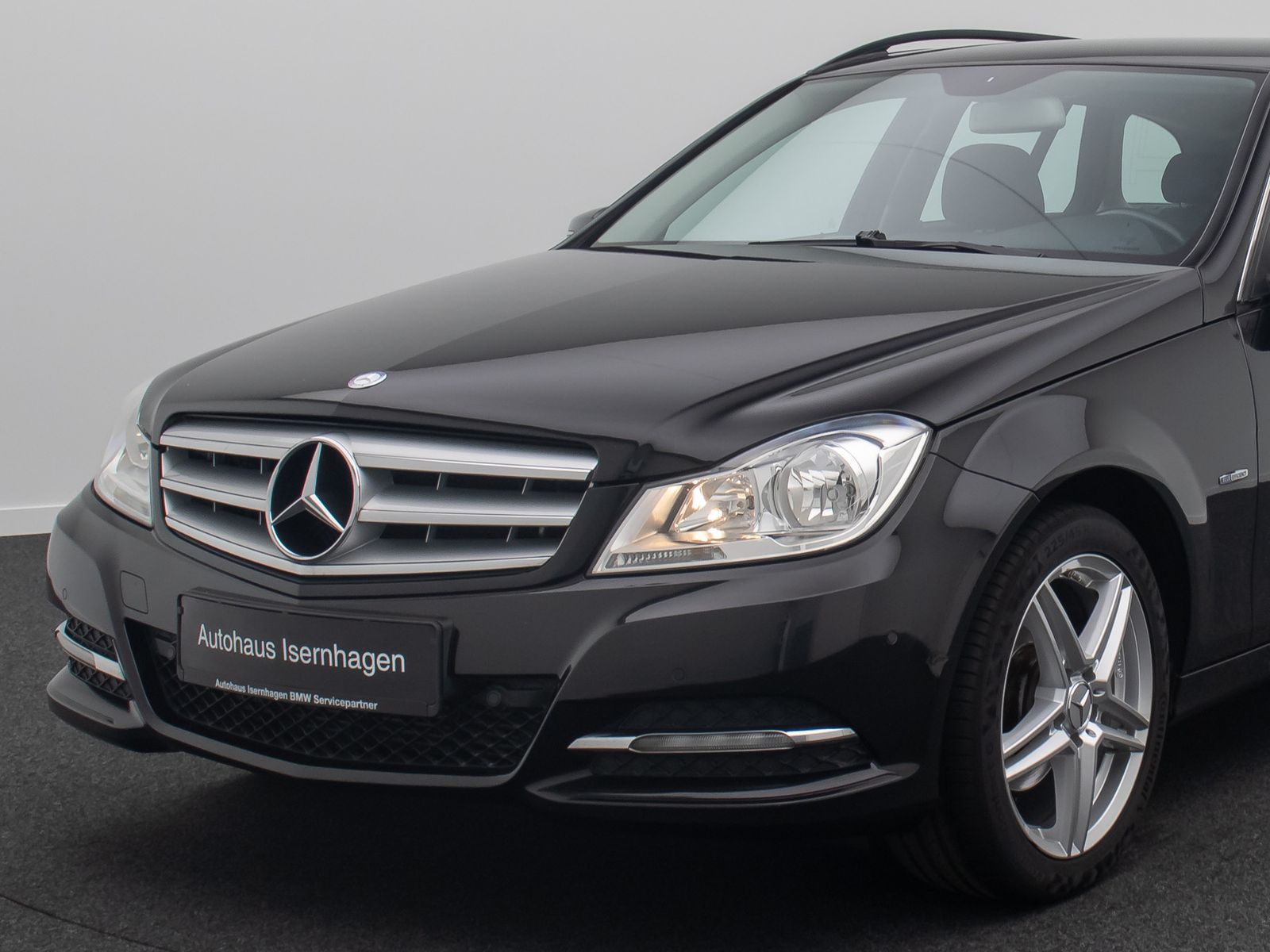 Fahrzeugabbildung Mercedes-Benz C 180 BlueEfficiency AHK Navi HiFi PDC KlimaAut