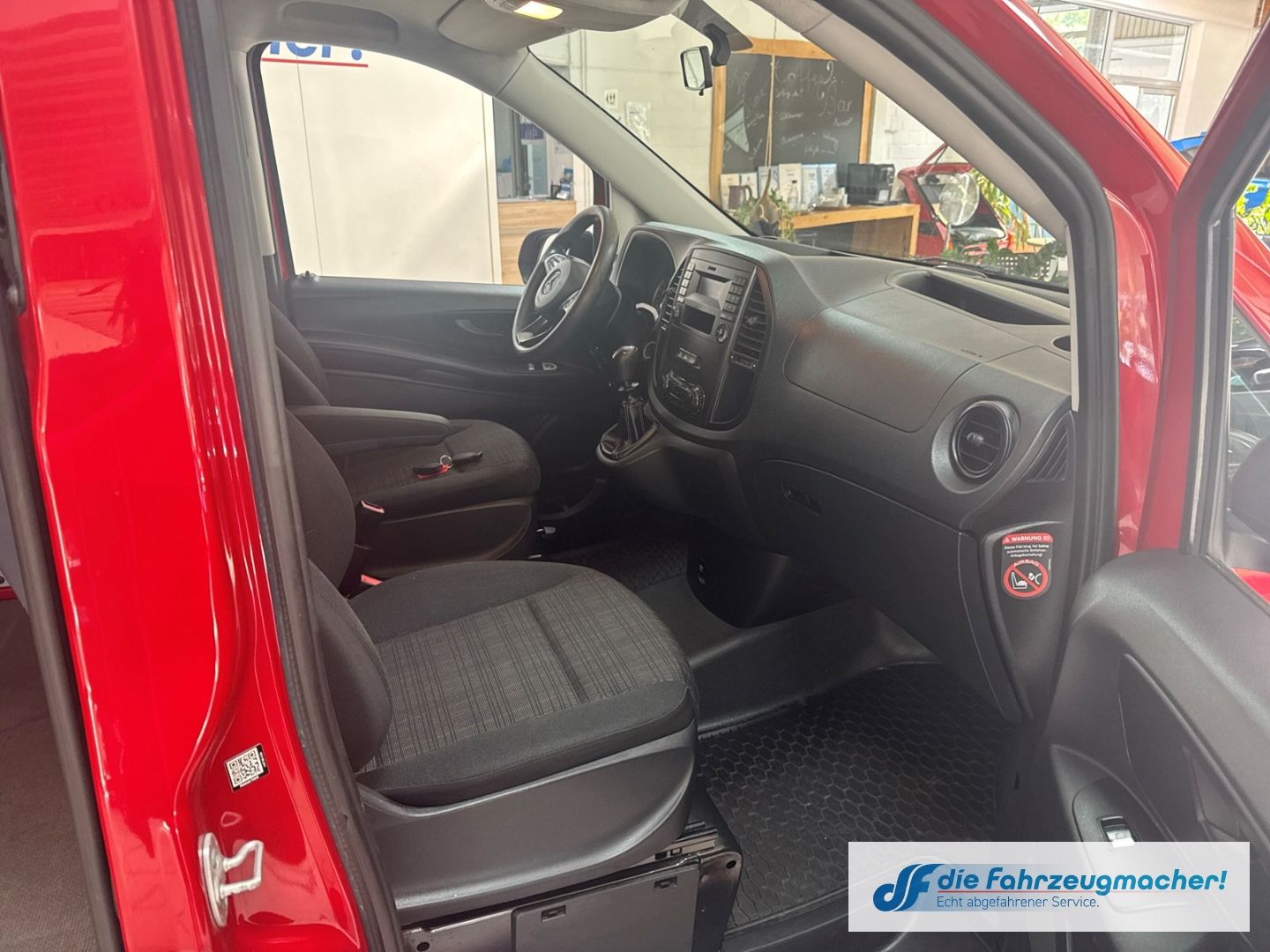 Fahrzeugabbildung Mercedes-Benz Vito Kasten 114 CDI  lang Temp PDCv+h Klima Berg