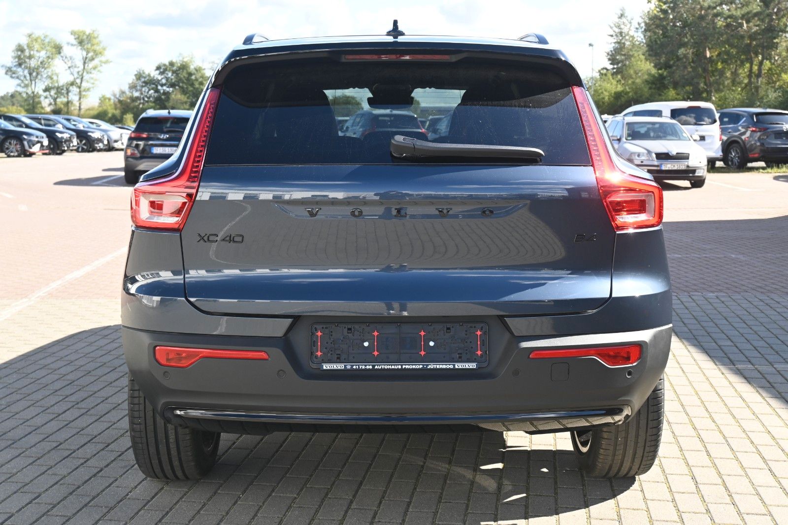 Fahrzeugabbildung Volvo XC40 B4 DKG Ultra Black Edition*STDHZG*360°*ACC