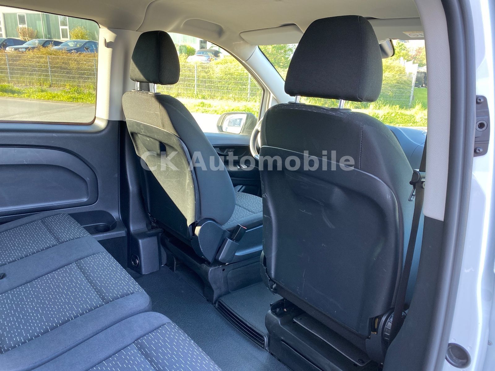 Fahrzeugabbildung Mercedes-Benz Vito Mixto 110CDI Kompakt/5 Sitze/Navi/Klima/AHK