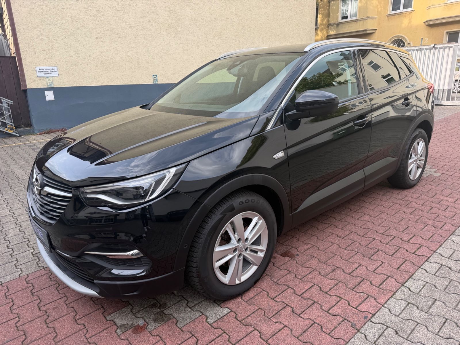 Opel Grandland (X) 2018, 1.2 benzīns, Manuāls, SUV/Apvidus, Melns — Latvijā