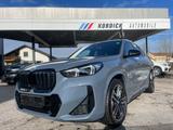 BMW iX1 xDrive30 ///M-SPORT/AHK/CAM 360°/HUD - graue BMW iX1