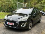 Peugeot 308 Allure*WENIG KM*PANO*TOP ZUSTAND* - Peugeot 308 mit Benzin-Antrieb: Kleinwagen
