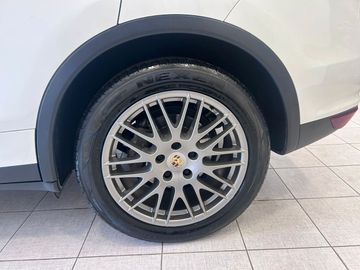 Porsche Cayenne - 9