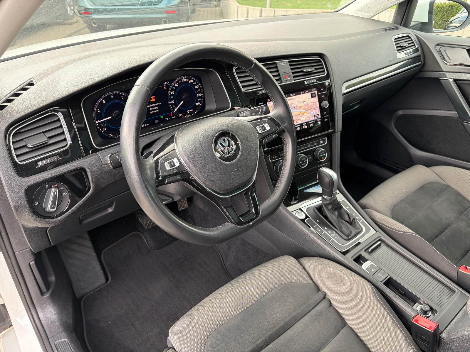 Volkswagen Golf VII Var Highline R Line*Pano*Kamera*ACC