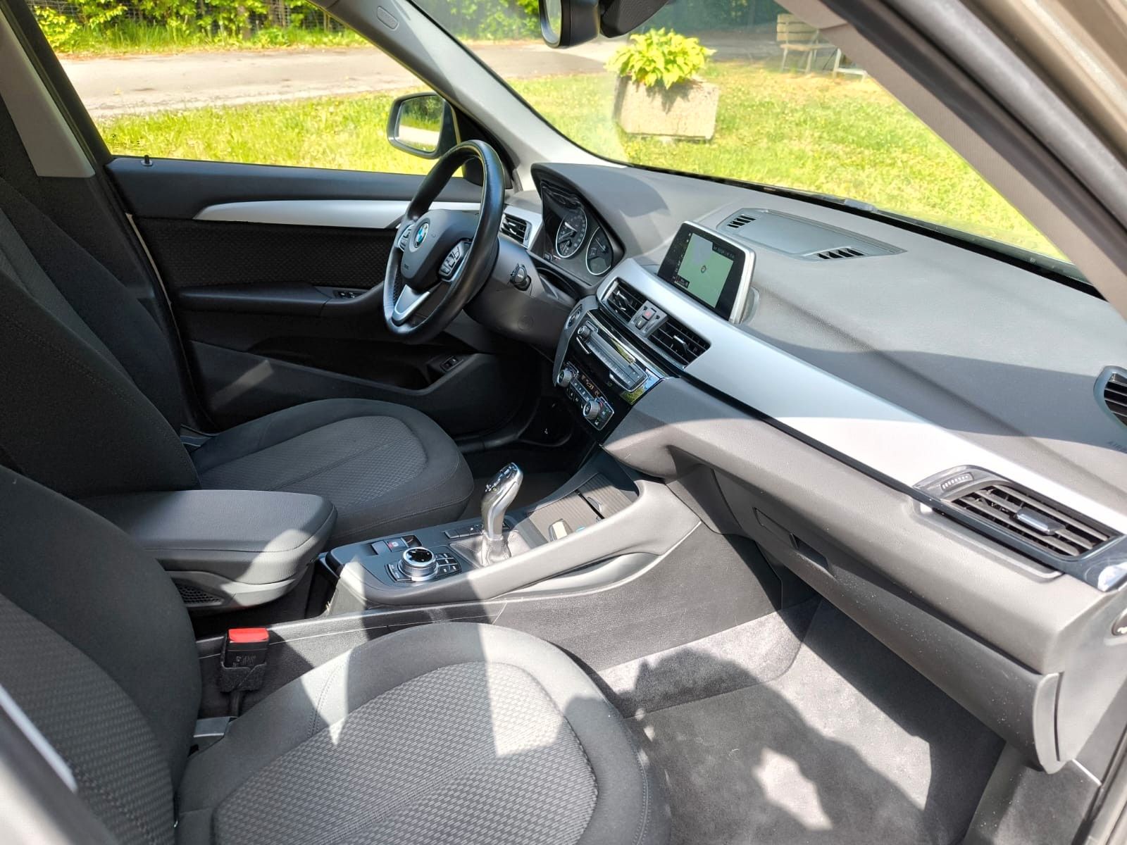 BMW X1  18 i AUTOMATIK NAVI LED SHZ PDC 1.Hand foto 9