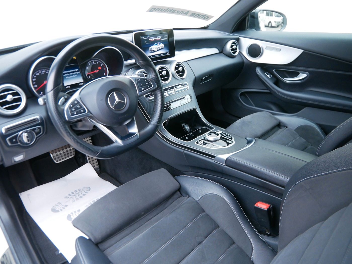 Fahrzeugabbildung Mercedes-Benz C 250 Coupé AMG NIGHT Aut. LED SHZ NAVI PDC ALU