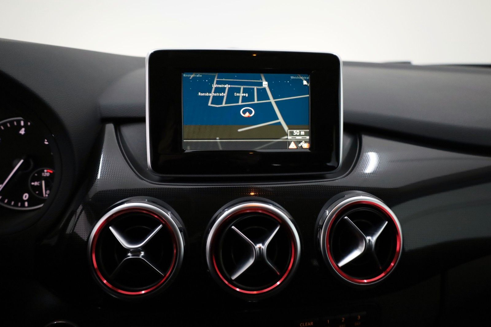 Fahrzeugabbildung Mercedes-Benz B 180d Navi,Bi-Xenon,SH,PDC vo.+hi.