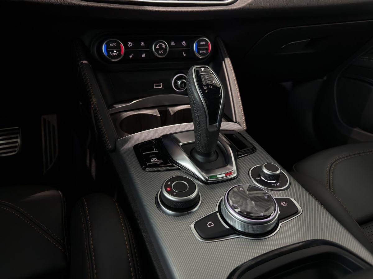 Alfa Romeo Stelvio - Bild 16