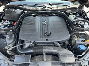 Mercedes E 220 - 12