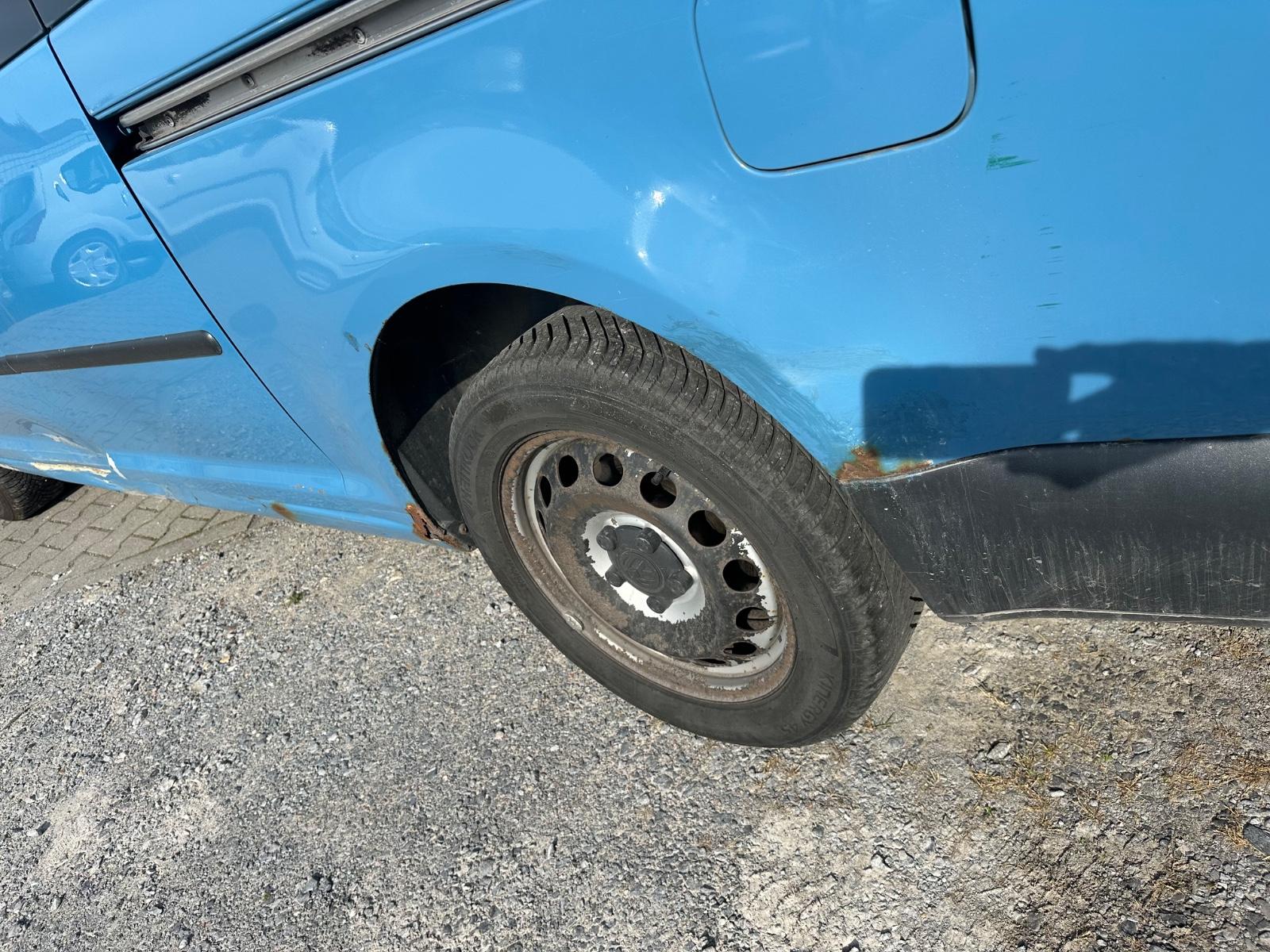 Volkswagen Caddy 2012 — engine 1.598 cm³, 102 HP (75kW)