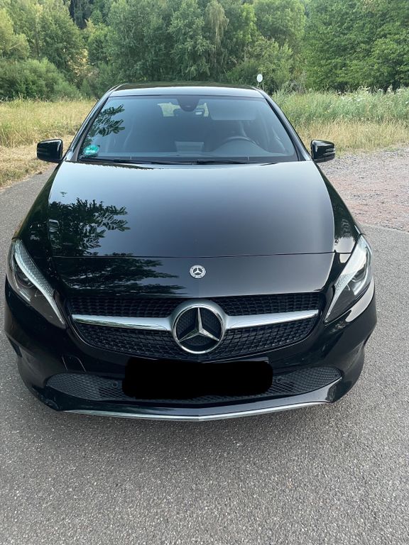 Image of Mercedes-Benz 200
