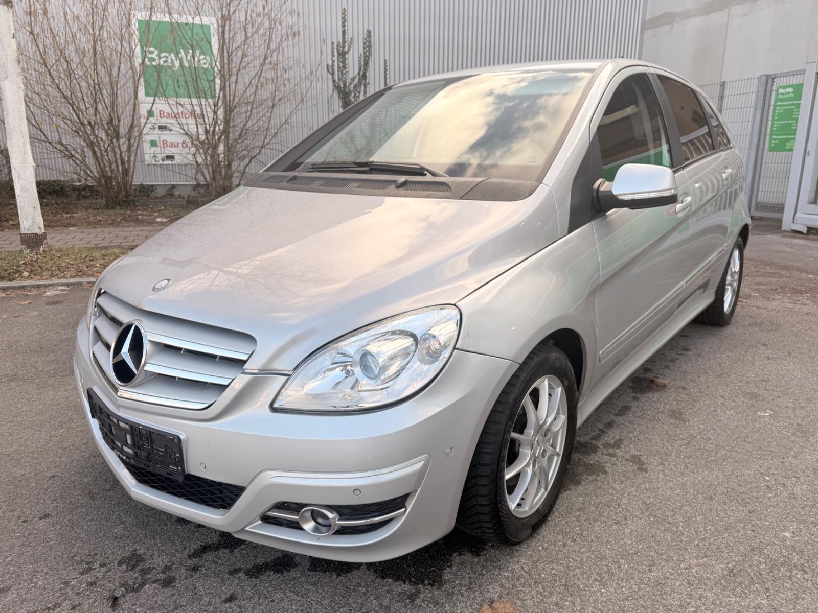 Mercedes-Benz B 200 *Navi*SHZ*AHK*Klima*
