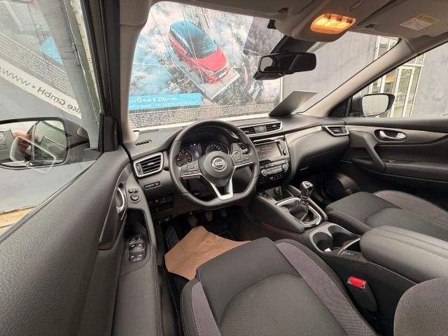 Fahrzeugabbildung Nissan Qashqai 1.3 DIG-T N-Connecta PGD+WP*18`+AHK
