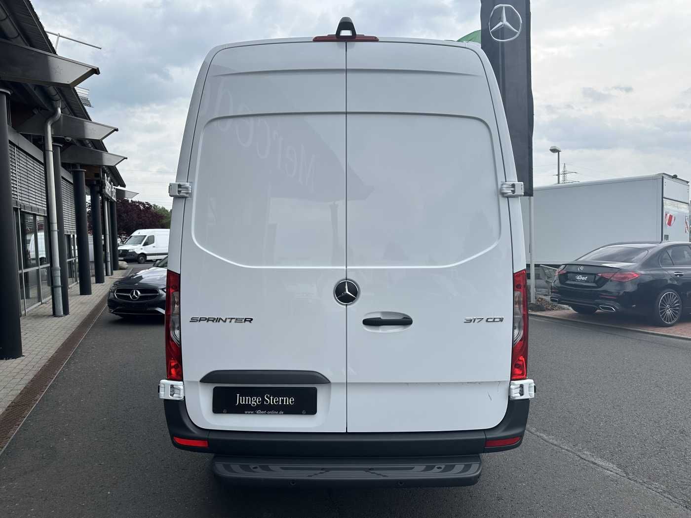 Fahrzeugabbildung Mercedes-Benz Sprinter 317 CDI 3665 9G Klima 360 MBUX SHZ