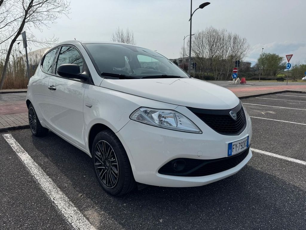Image of Lancia Ypsilon