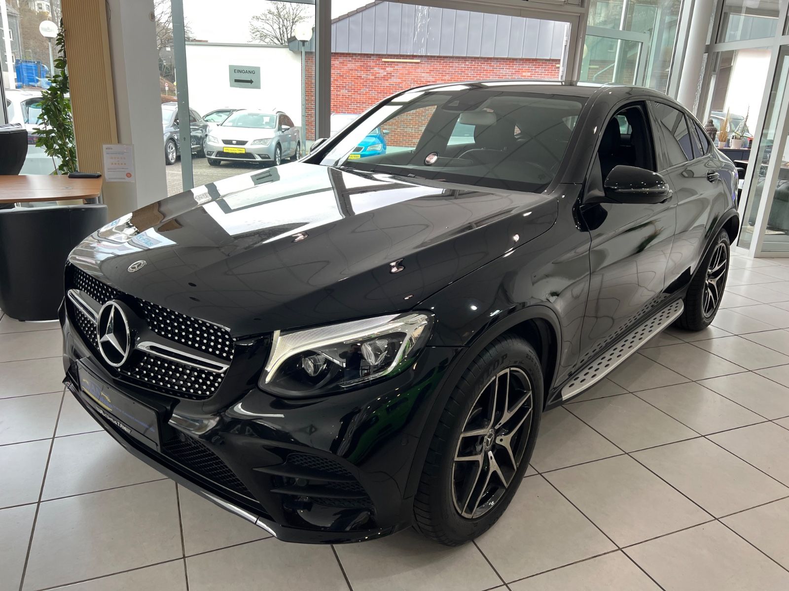 Fahrzeugabbildung Mercedes-Benz GLC 350 d Coupe 4Matic AMG LINE *BURMESTER*